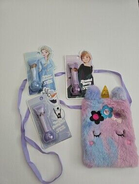 ❄️ Brand New Disney Frozen Scented Lip Gloss Set with Fluffy Unicorn Purse
